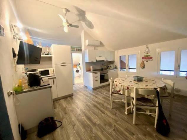 attico in vendita ad Ameglia in zona Fiumaretta