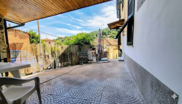 casa indipendente in vendita ad Ameglia