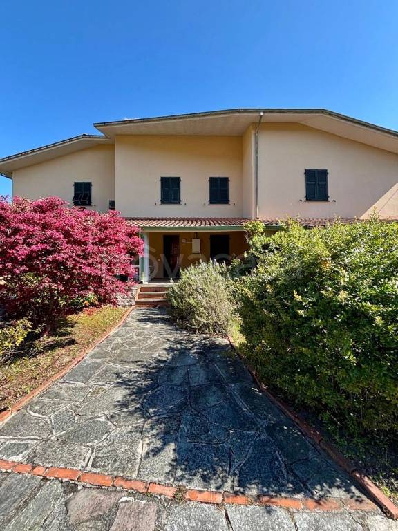 casa semindipendente in vendita ad Ameglia