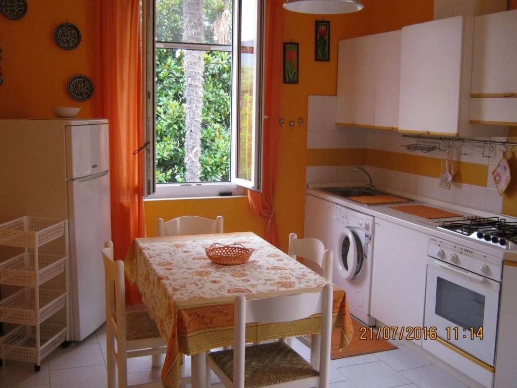 appartamento in vendita ad Ameglia in zona Fiumaretta