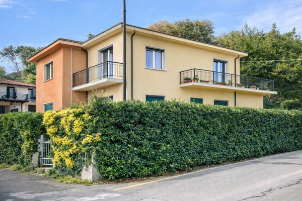 casa indipendente in vendita ad Ameglia in zona Bocca di Magra