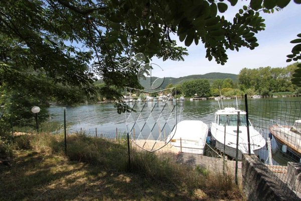 casa indipendente in vendita ad Ameglia