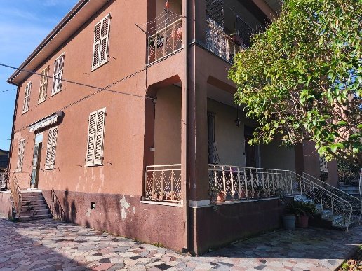 appartamento in vendita ad Ameglia in zona Fiumaretta
