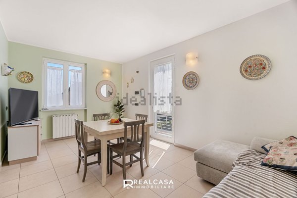 appartamento in vendita ad Ameglia in zona Bocca di Magra