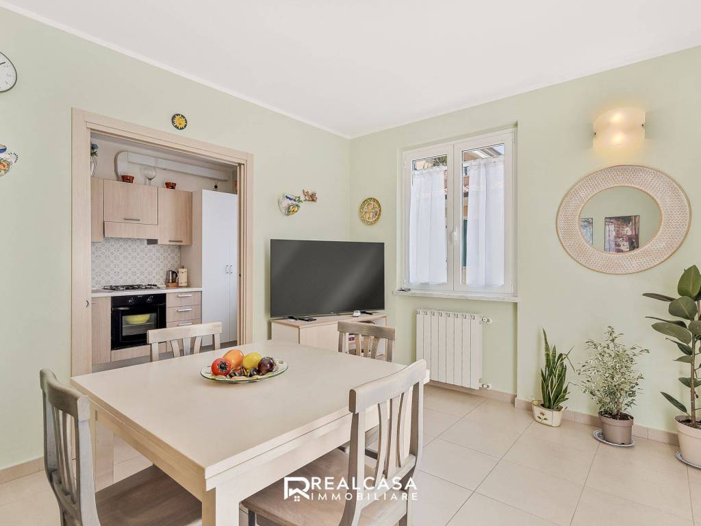 appartamento in vendita ad Ameglia in zona Bocca di Magra