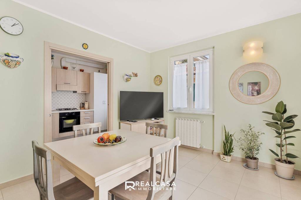 appartamento in vendita ad Ameglia in zona Bocca di Magra