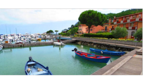 appartamento in vendita ad Ameglia in zona Bocca di Magra