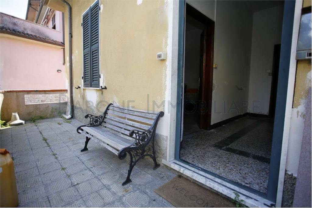 casa indipendente in vendita ad Ameglia in zona Bocca di Magra