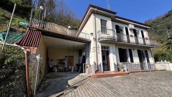 casa indipendente in vendita ad Ameglia in zona Cafaggio