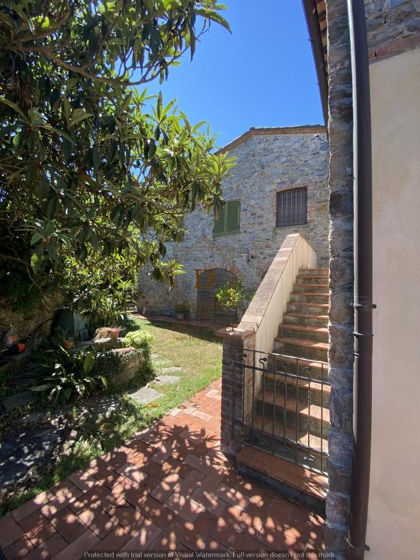 casa indipendente in vendita ad Ameglia