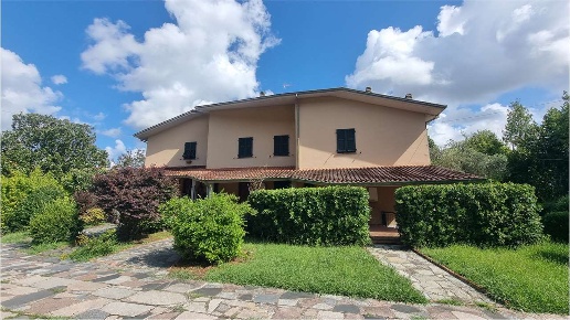 casa indipendente in vendita ad Ameglia in zona Bocca di Magra