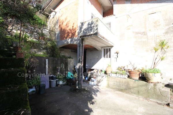 casa indipendente in vendita ad Ameglia