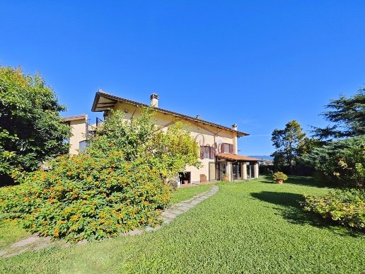 casa indipendente in vendita ad Ameglia in zona Fiumaretta