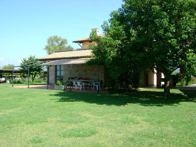 casa indipendente in vendita ad Ameglia