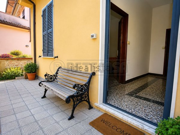 casa indipendente in vendita ad Ameglia in zona Bocca di Magra