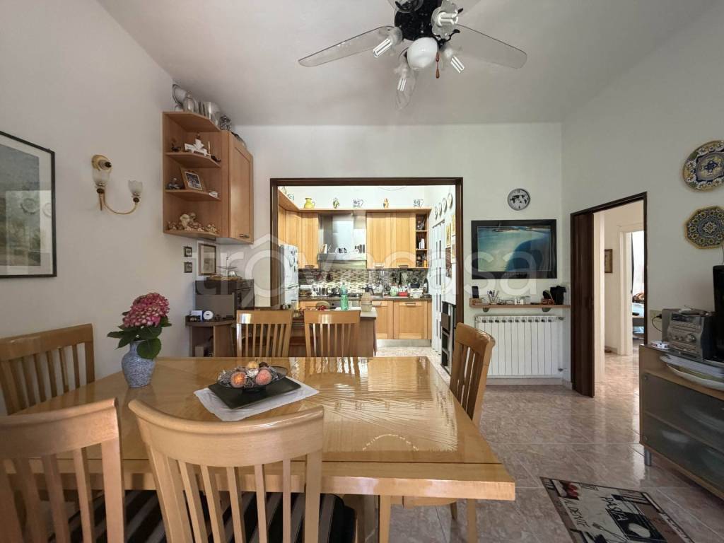 casa indipendente in vendita ad Ameglia in zona Fiumaretta