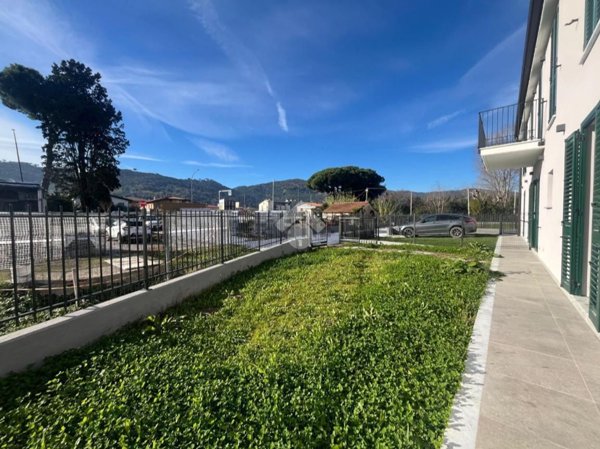 appartamento in vendita ad Ameglia in zona Bocca di Magra