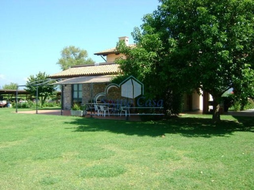 casa indipendente in vendita ad Ameglia