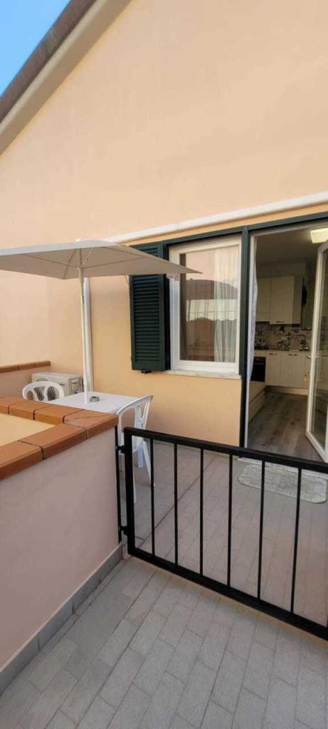 appartamento in vendita ad Ameglia in zona Bocca di Magra