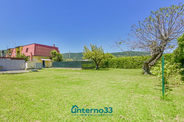 appartamento in vendita ad Ameglia in zona Fiumaretta