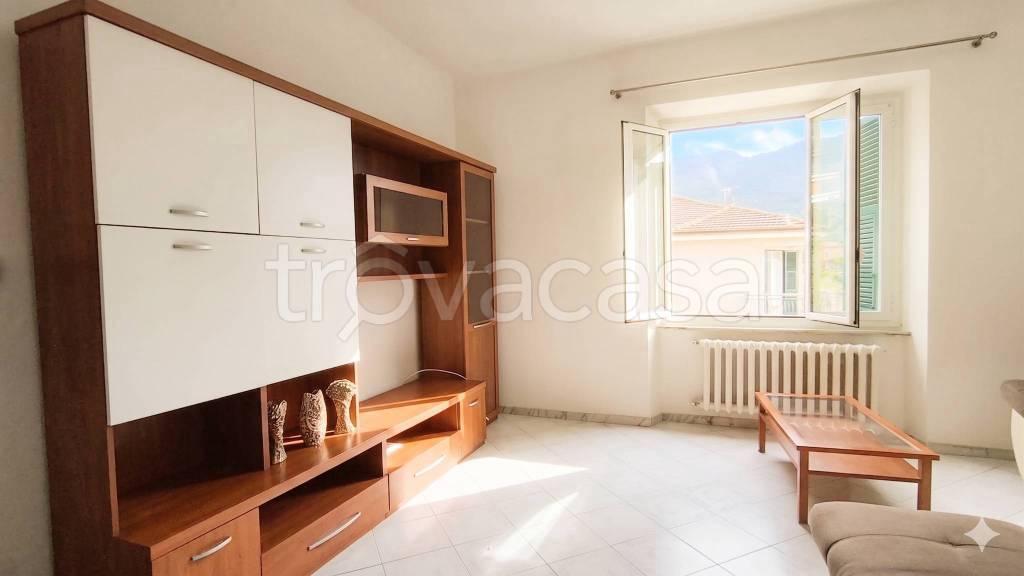 appartamento in vendita ad Ameglia in zona Fiumaretta