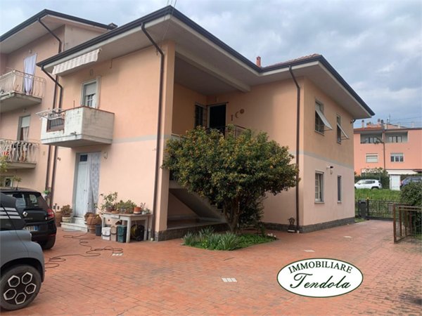 casa indipendente in vendita ad Ameglia in zona Fiumaretta
