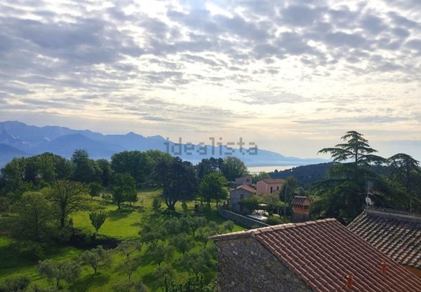 appartamento in vendita ad Ameglia in zona Montemarcello