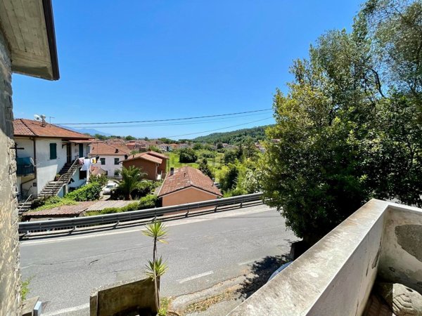 casa indipendente in vendita ad Ameglia in zona Cafaggio