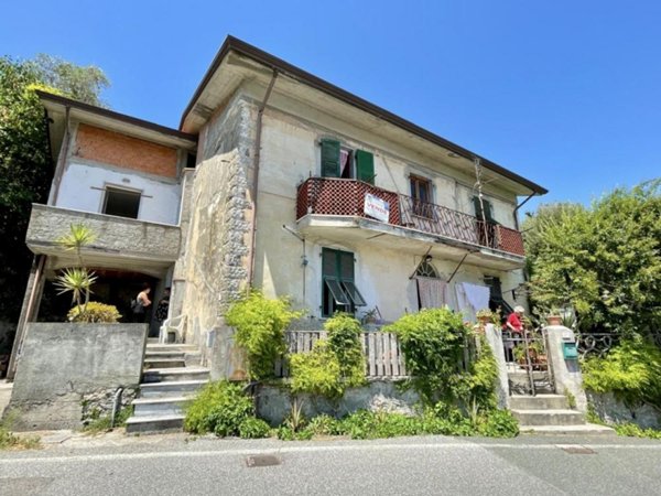 casa indipendente in vendita ad Ameglia in zona Cafaggio