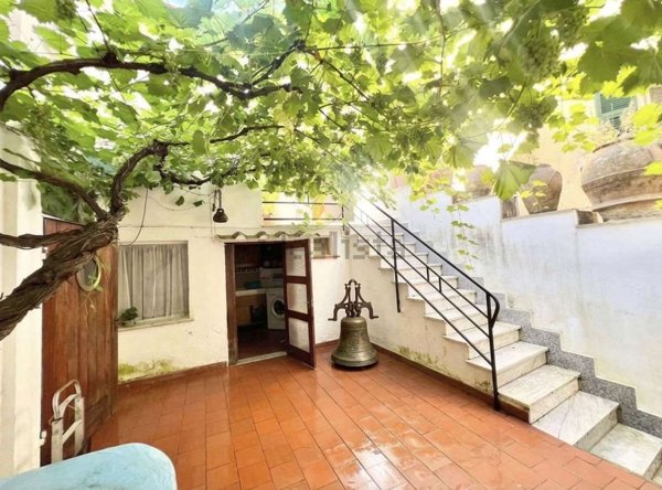 casa indipendente in vendita ad Ameglia in zona Fiumaretta