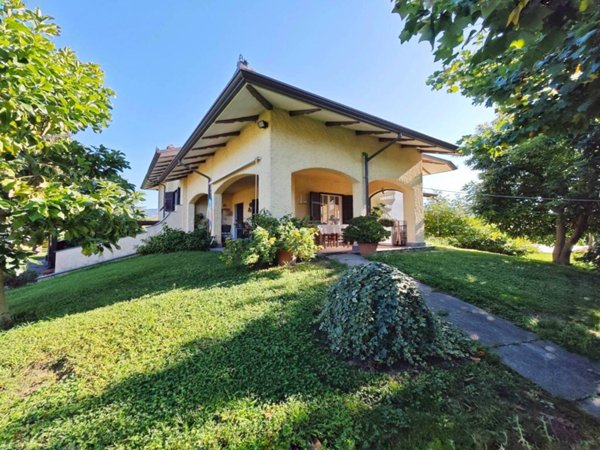 casa indipendente in vendita ad Ameglia