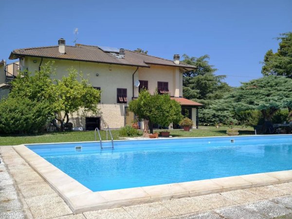 casa indipendente in vendita ad Ameglia
