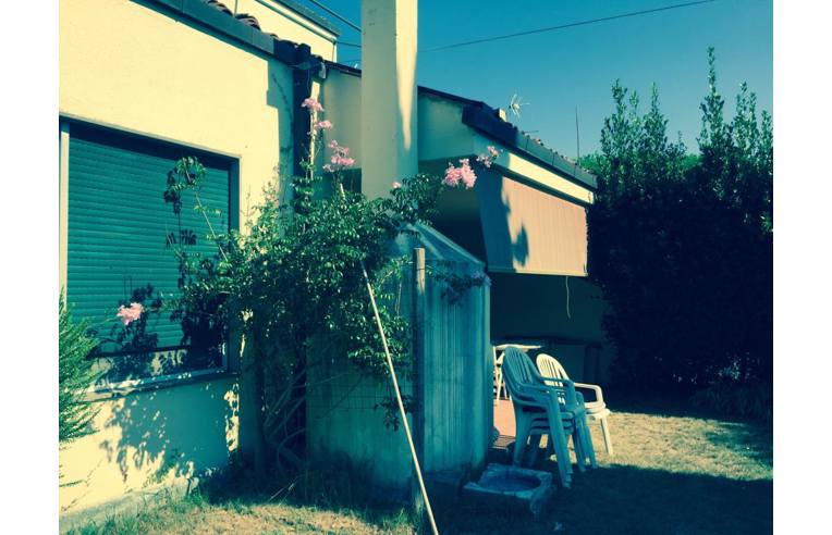 casa indipendente in vendita ad Ameglia in zona Bocca di Magra