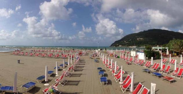 appartamento in vendita ad Ameglia in zona Fiumaretta