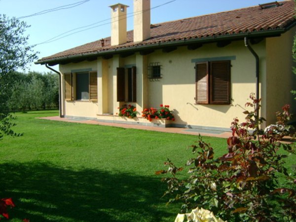 casa indipendente in vendita ad Ameglia