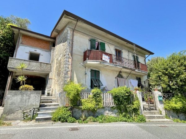 casa indipendente in vendita ad Ameglia