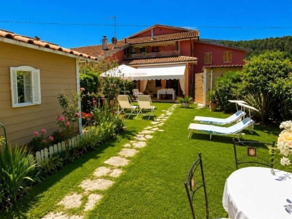 appartamento in vendita ad Ameglia in zona Bocca di Magra