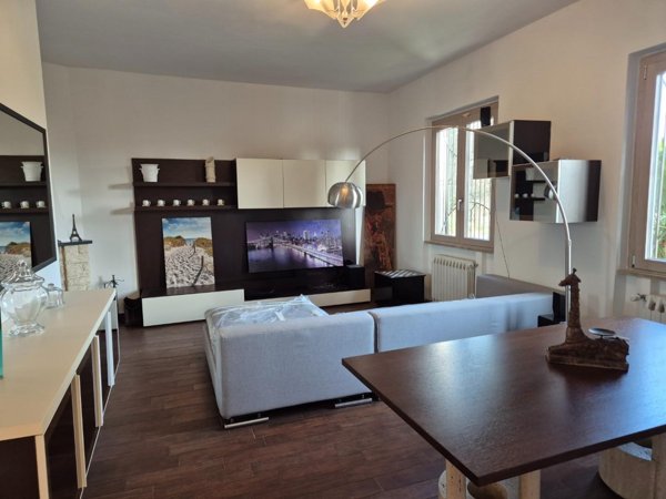 casa indipendente in vendita ad Ameglia in zona Bocca di Magra