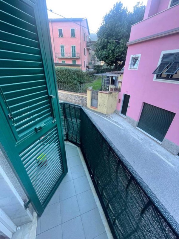 appartamento in vendita ad Ameglia in zona Fiumaretta