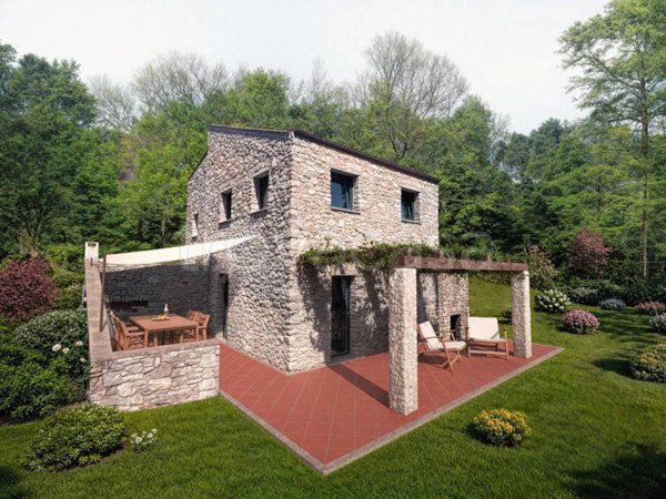 casa indipendente in vendita ad Ameglia in zona Montemarcello