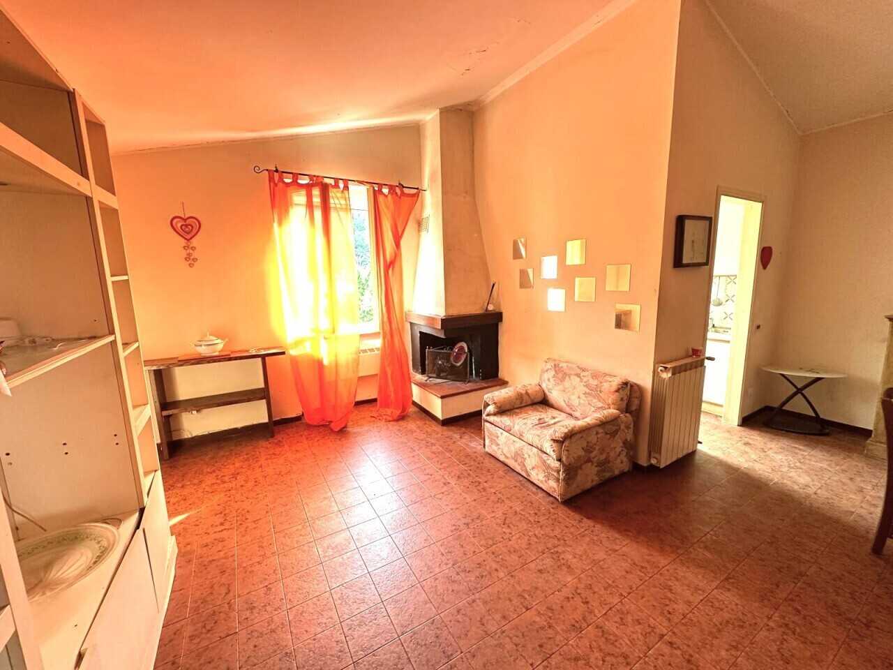 appartamento in vendita ad Ameglia in zona Fiumaretta