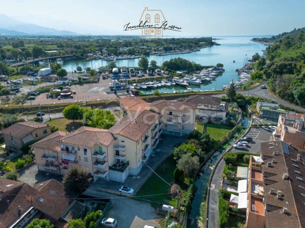 appartamento in vendita ad Ameglia in zona Fiumaretta