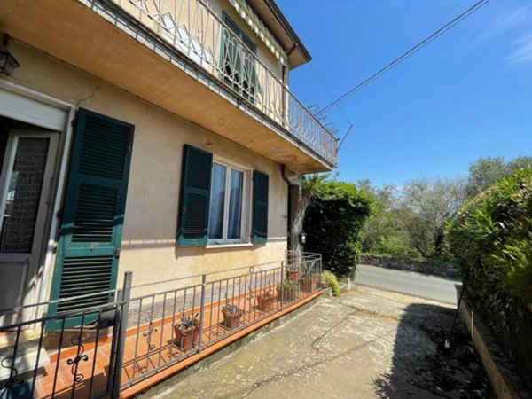 casa indipendente in vendita ad Ameglia in zona Cafaggio