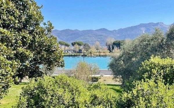 casa indipendente in vendita ad Ameglia in zona Bocca di Magra