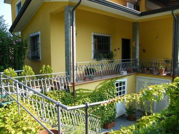 casa indipendente in vendita ad Ameglia
