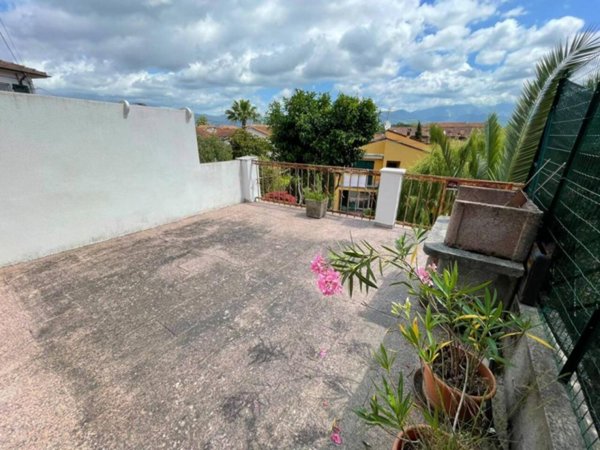 casa indipendente in vendita ad Ameglia in zona Cafaggio