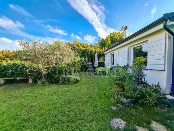 casa indipendente in vendita ad Ameglia