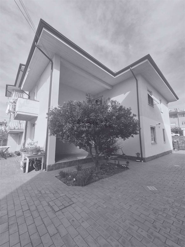 casa indipendente in vendita ad Ameglia