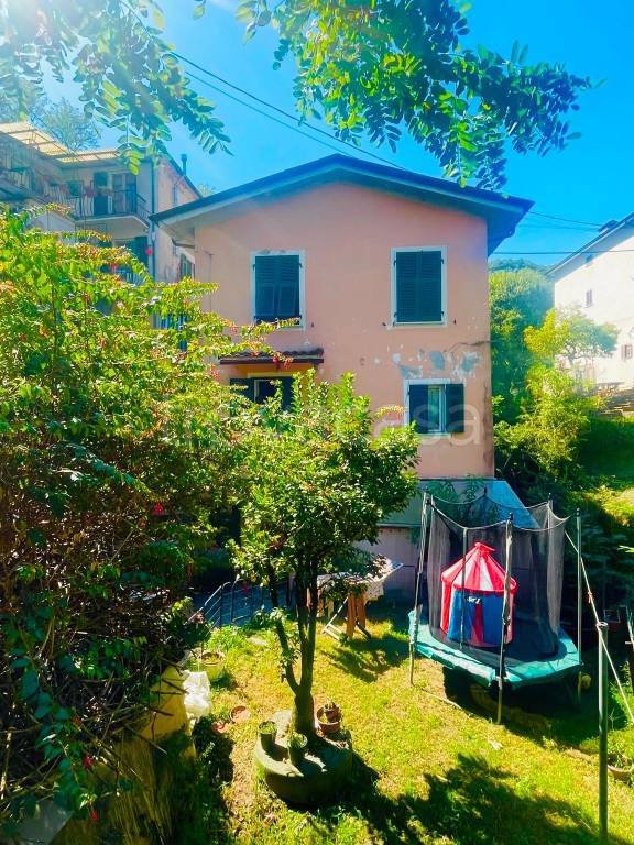 casa indipendente in vendita ad Ameglia in zona Cafaggio