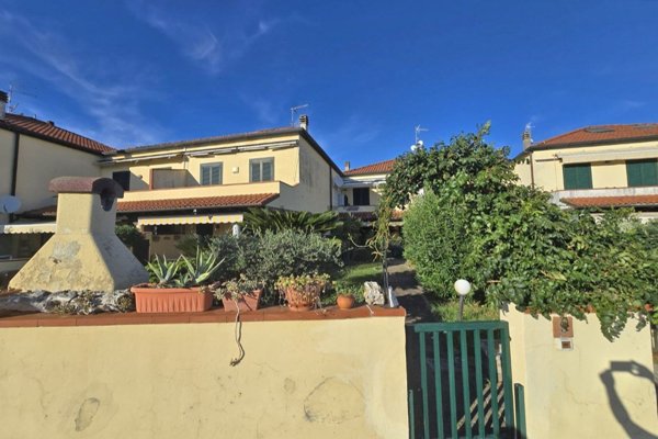 appartamento in vendita ad Ameglia